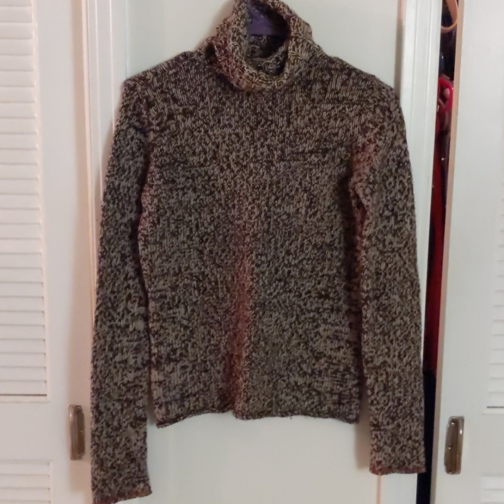 Women's GAP sweater